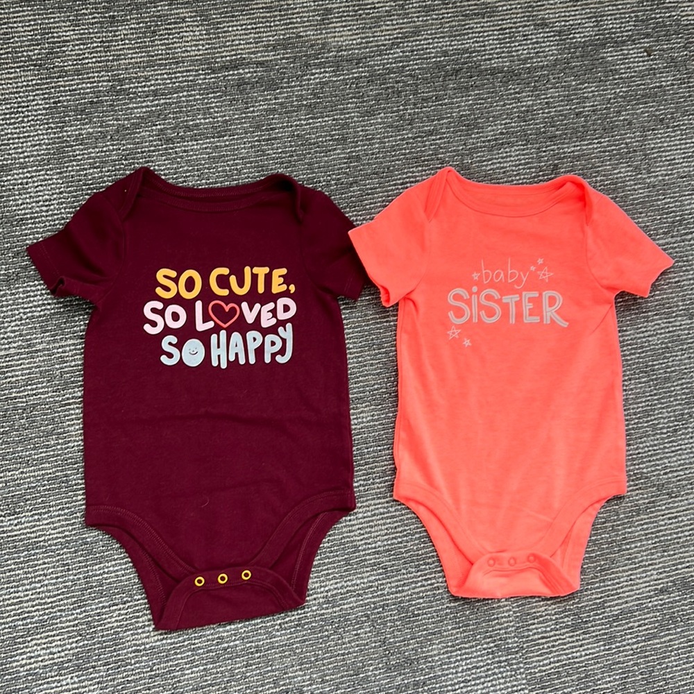 BNWOT& EUC 2-pack super soft bodysuits for baby girl/baby sister in size 12M